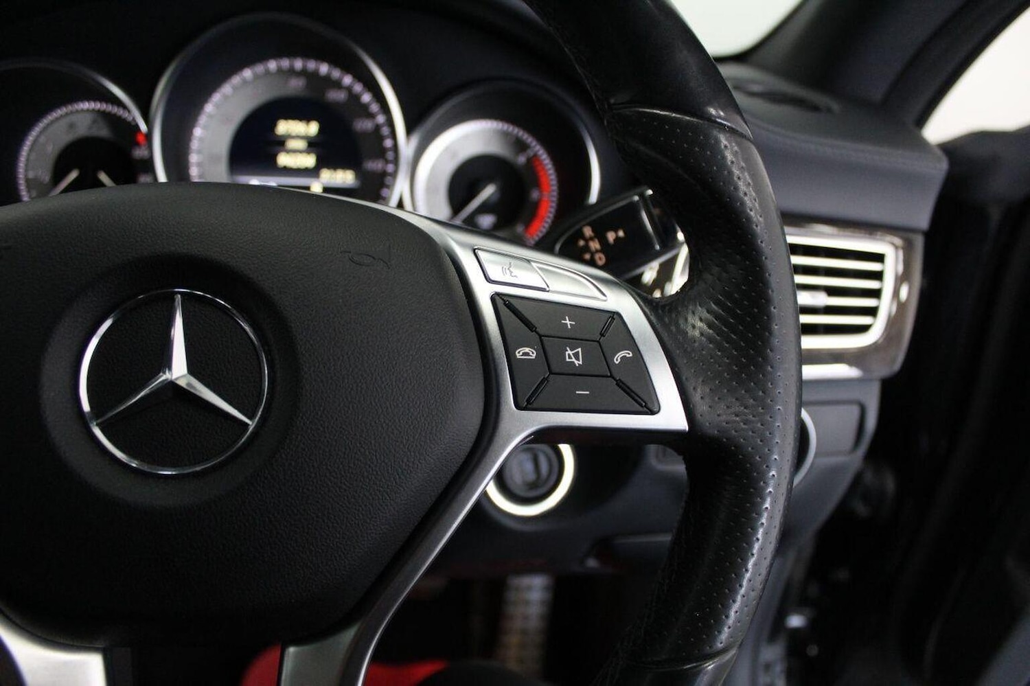 Used Mercedes-Benz CLS 2011 for sale - 77464791: Photo 48