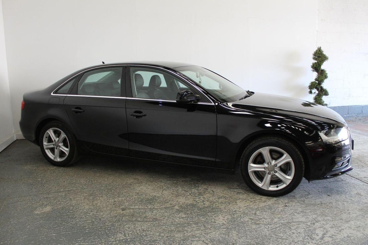 Used Audi A4 2013 for sale - 76793857: Photo 4