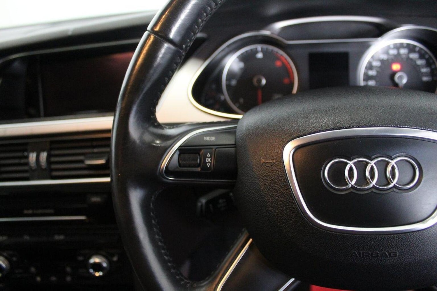 Used Audi A4 2013 for sale - 76793857: Photo 48