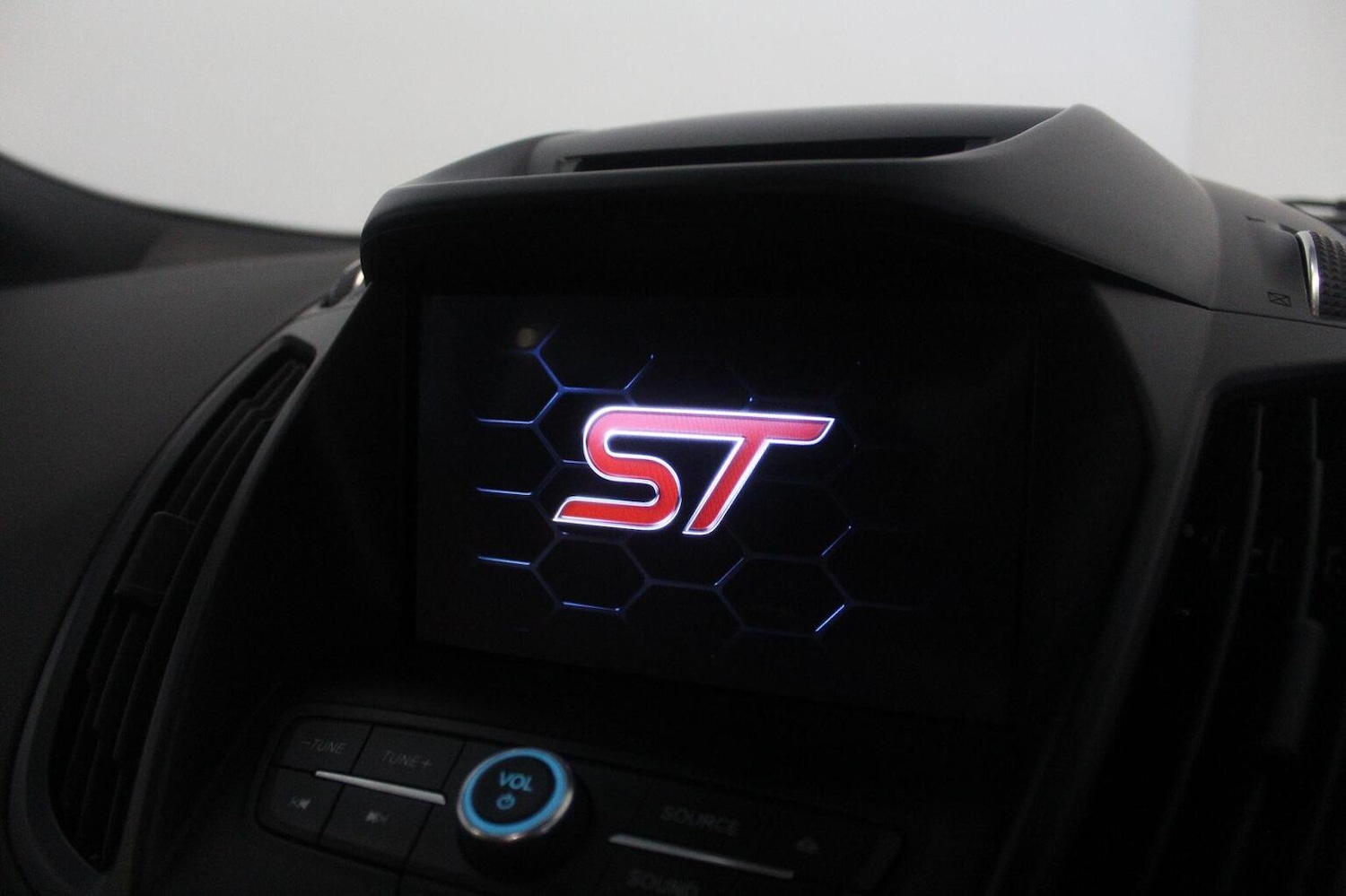 Used Ford Kuga 2017 for sale - 77314123: Photo 40