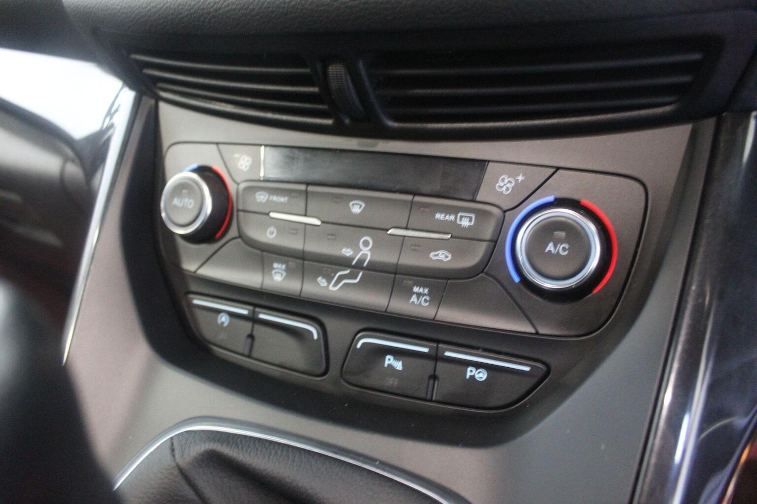 Used Ford Kuga 2017 for sale - 77314123: Photo 43