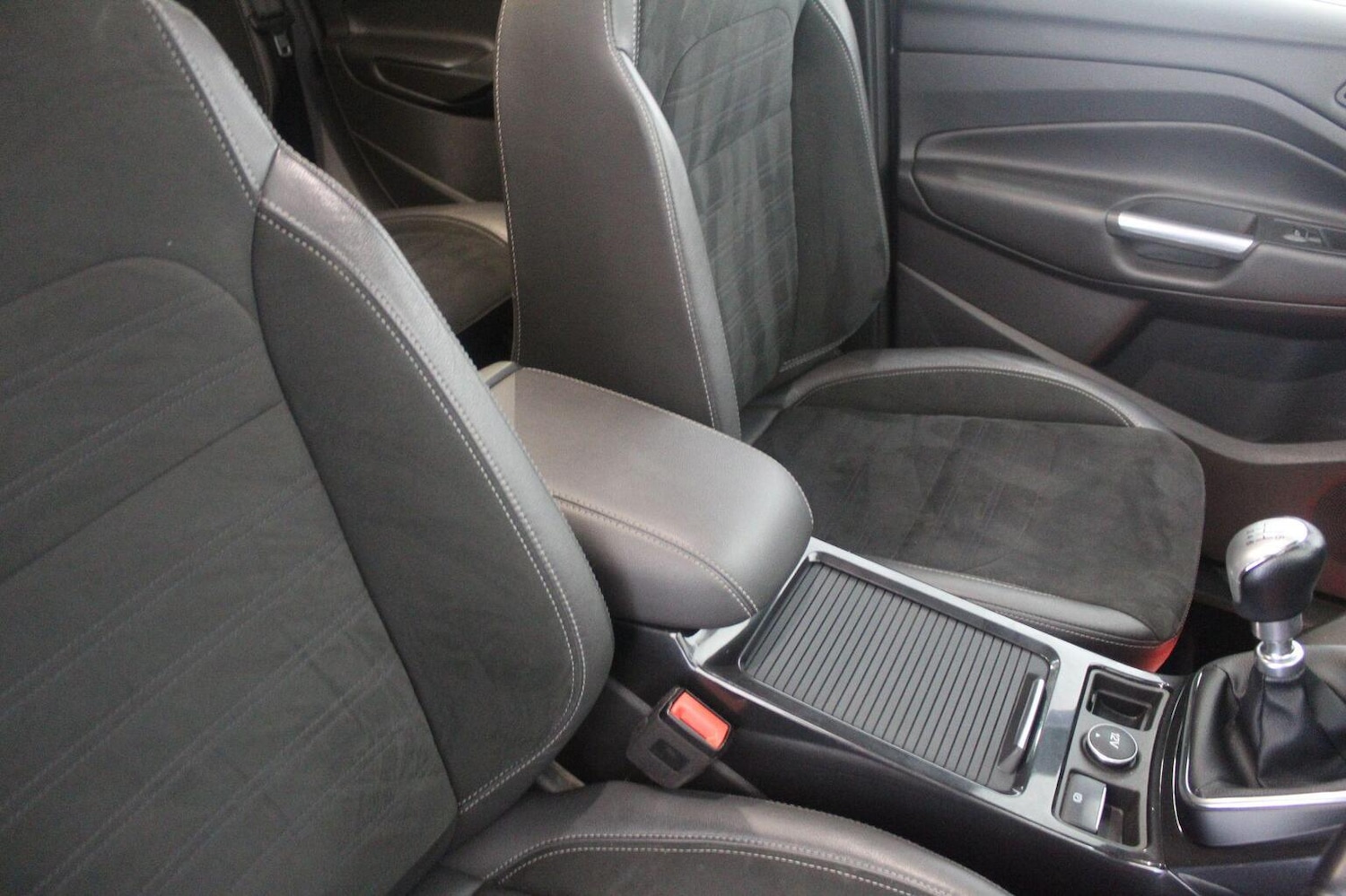 Used Ford Kuga 2017 for sale - 77314123: Photo 45