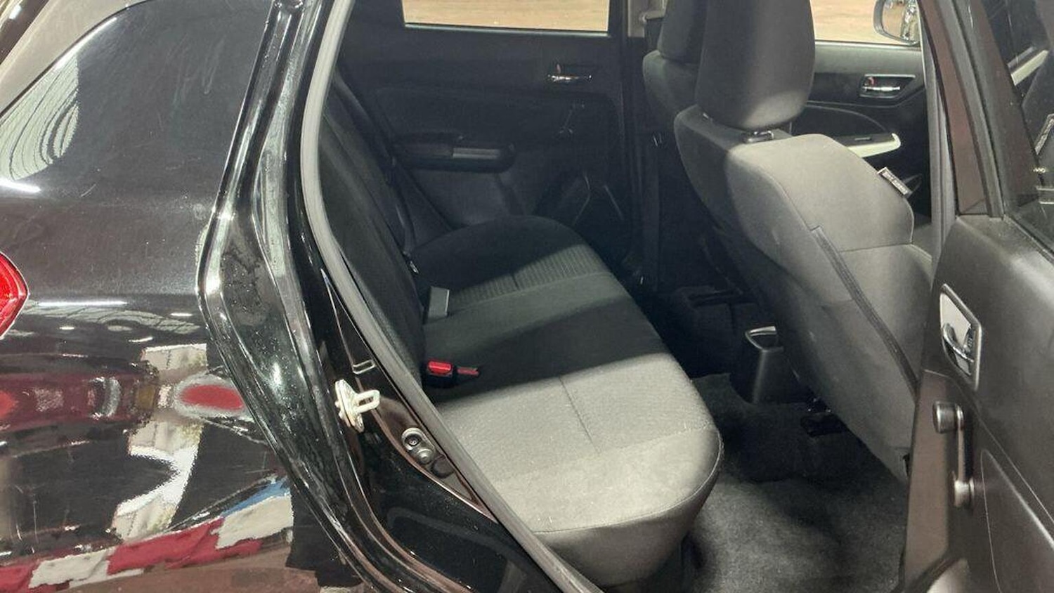 Used Suzuki Swift 2017 for sale - 76380324: Photo 11