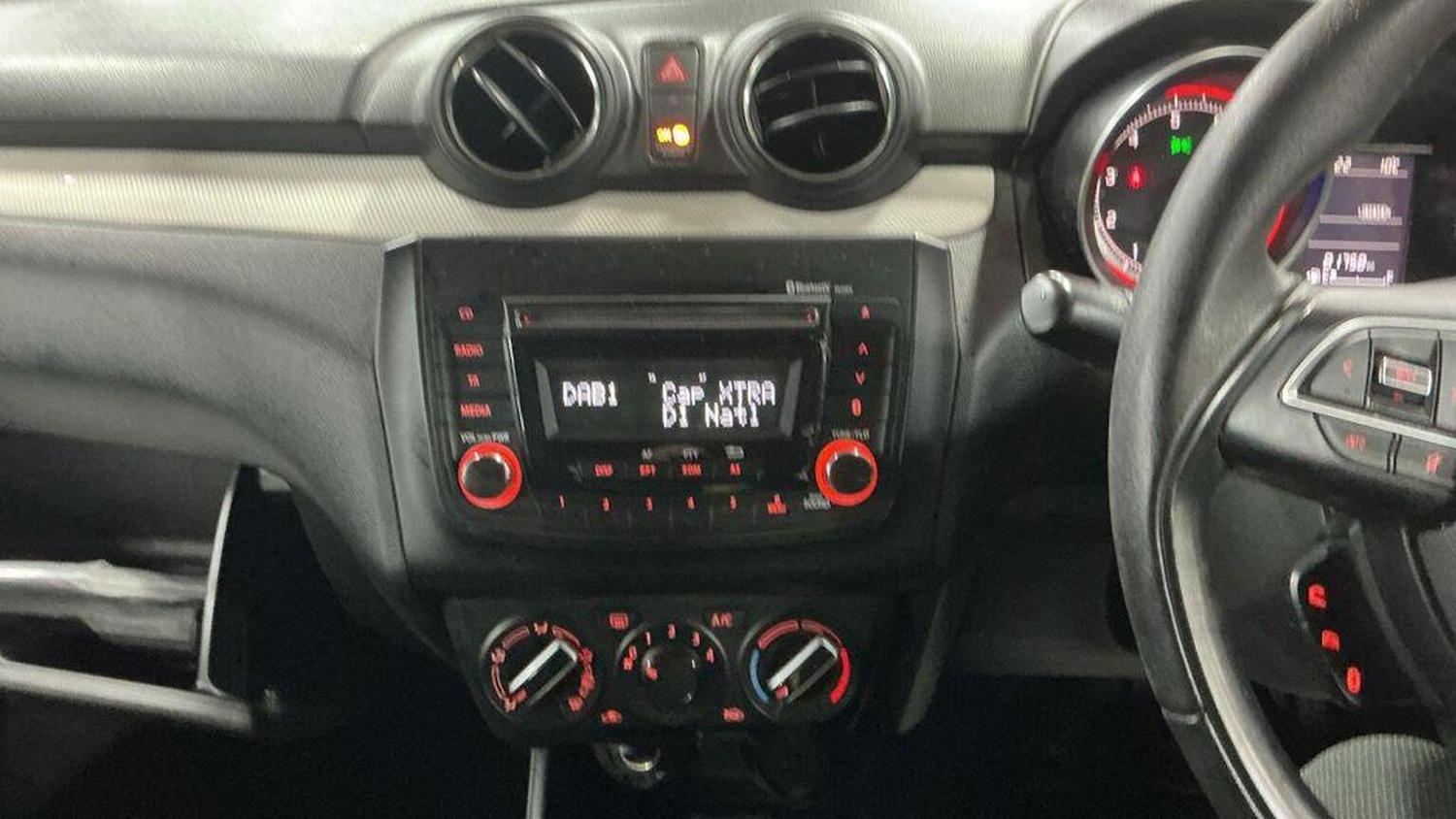 Used Suzuki Swift 2017 for sale - 76380324: Photo 16