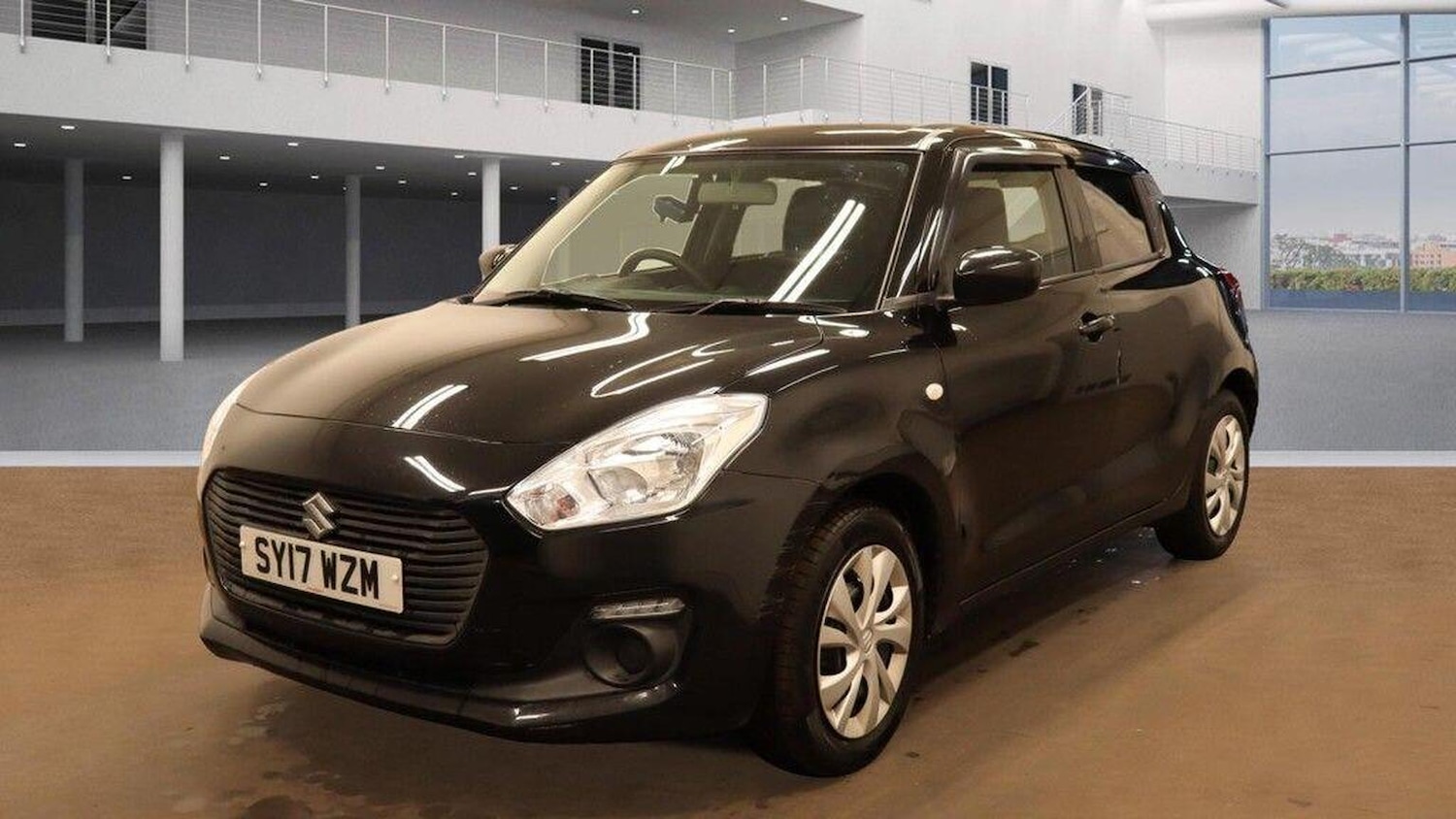 Used Suzuki Swift 2017 for sale - 76380324: Photo 2