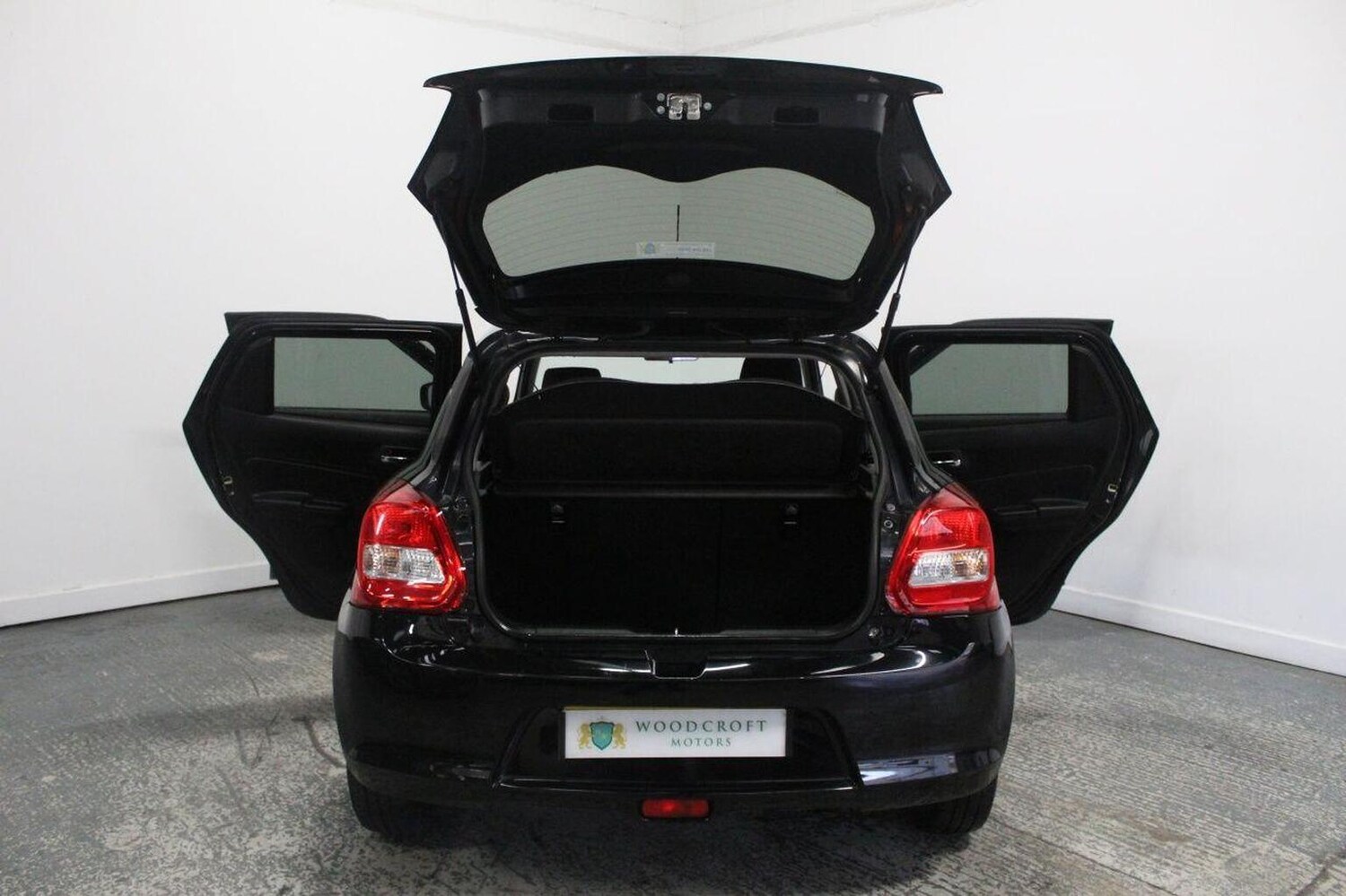 Used Suzuki Swift 2017 for sale - 76380324: Photo 21