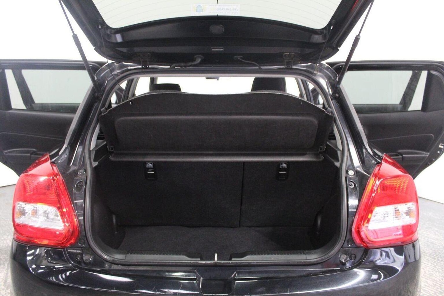 Used Suzuki Swift 2017 for sale - 76380324: Photo 22