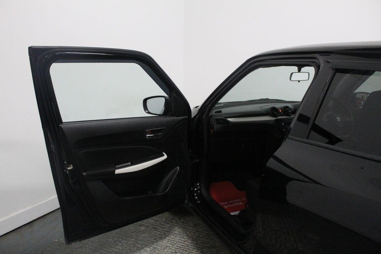 Used Suzuki Swift 2017 for sale - 76380324: Photo 25