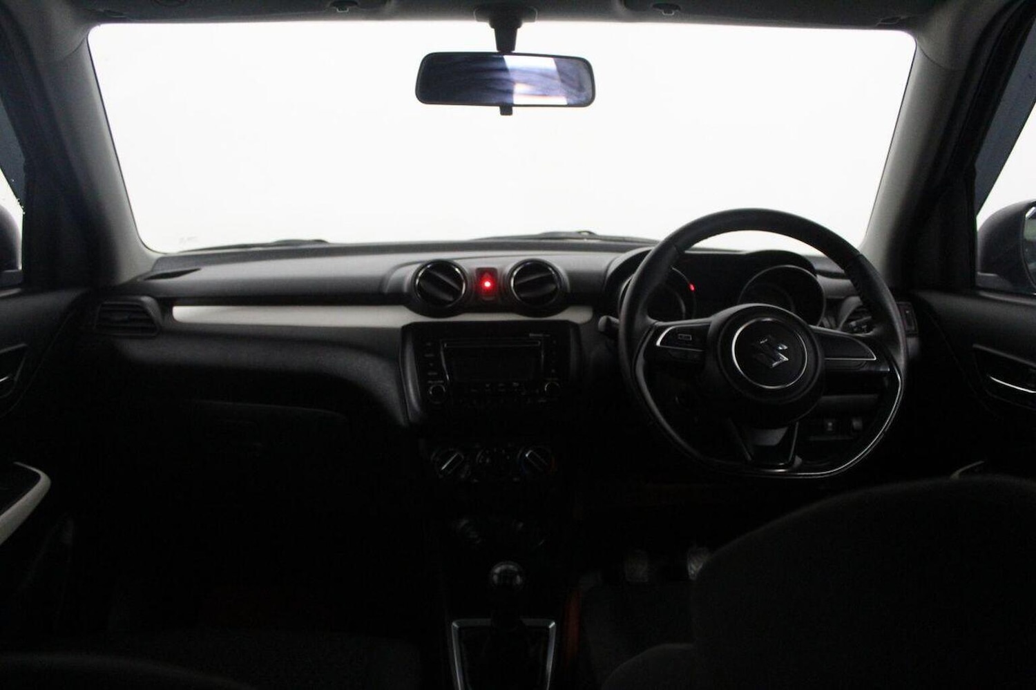 Used Suzuki Swift 2017 for sale - 76380324: Photo 27