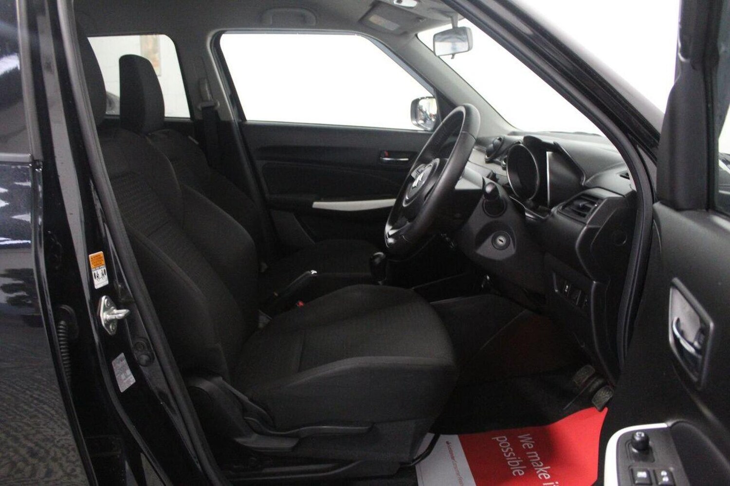 Used Suzuki Swift 2017 for sale - 76380324: Photo 28