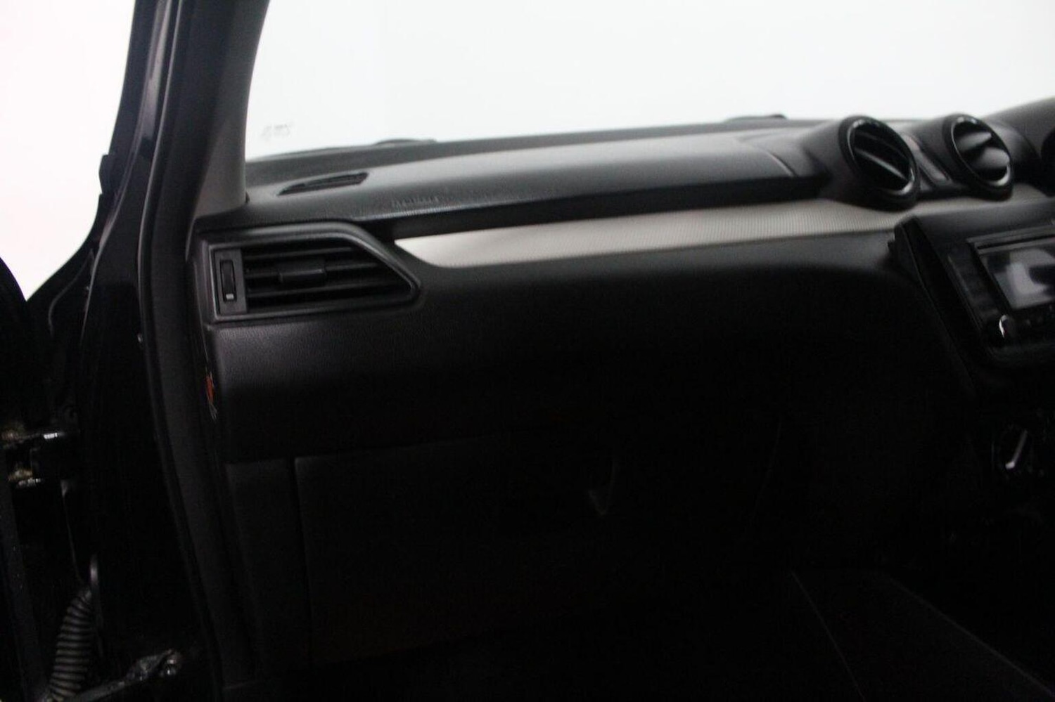 Used Suzuki Swift 2017 for sale - 76380324: Photo 29