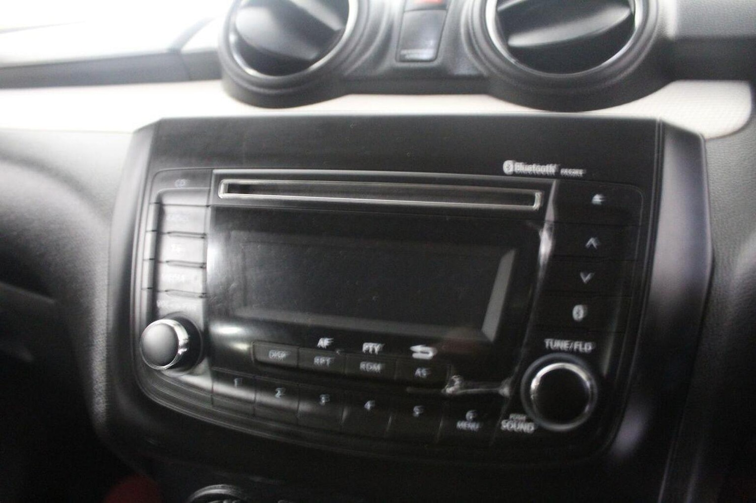 Used Suzuki Swift 2017 for sale - 76380324: Photo 35