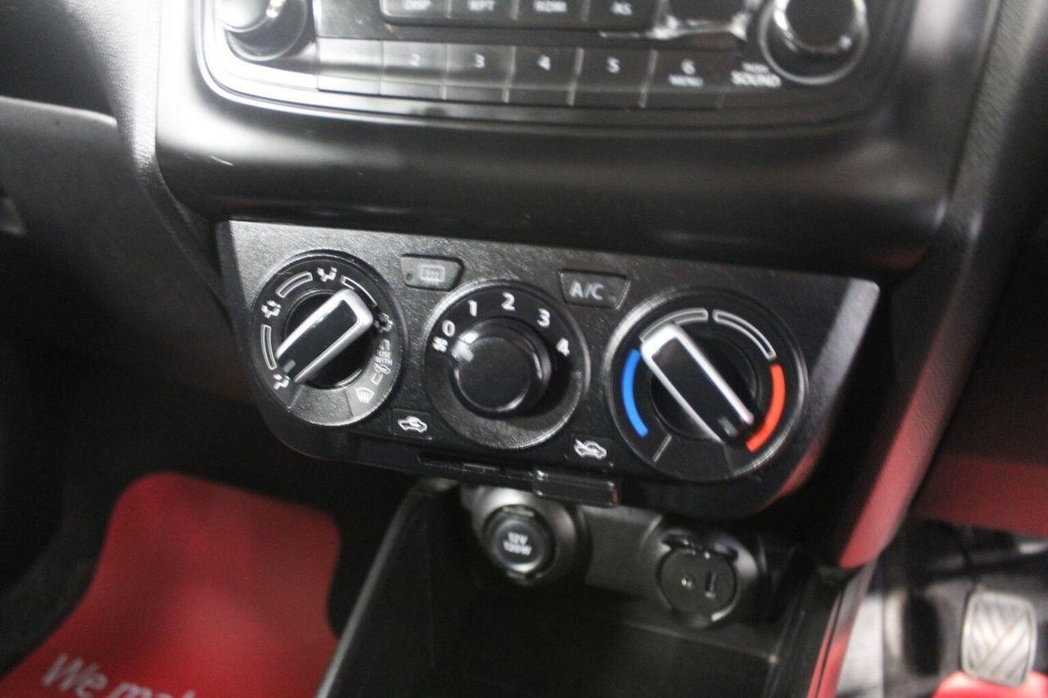 Used Suzuki Swift 2017 for sale - 76380324: Photo 36