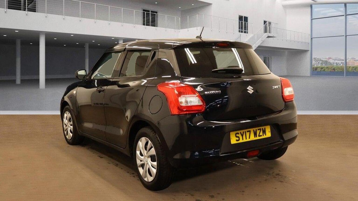 Used Suzuki Swift 2017 for sale - 76380324: Photo 4