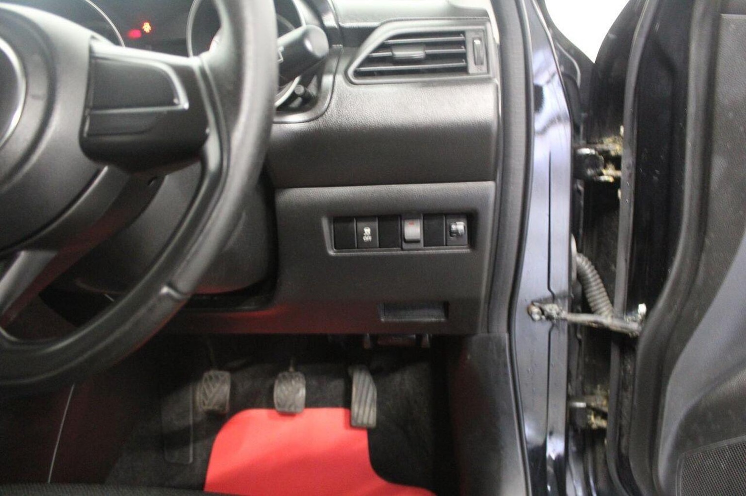 Used Suzuki Swift 2017 for sale - 76380324: Photo 42