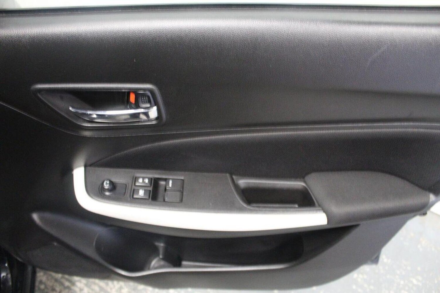 Used Suzuki Swift 2017 for sale - 76380324: Photo 43