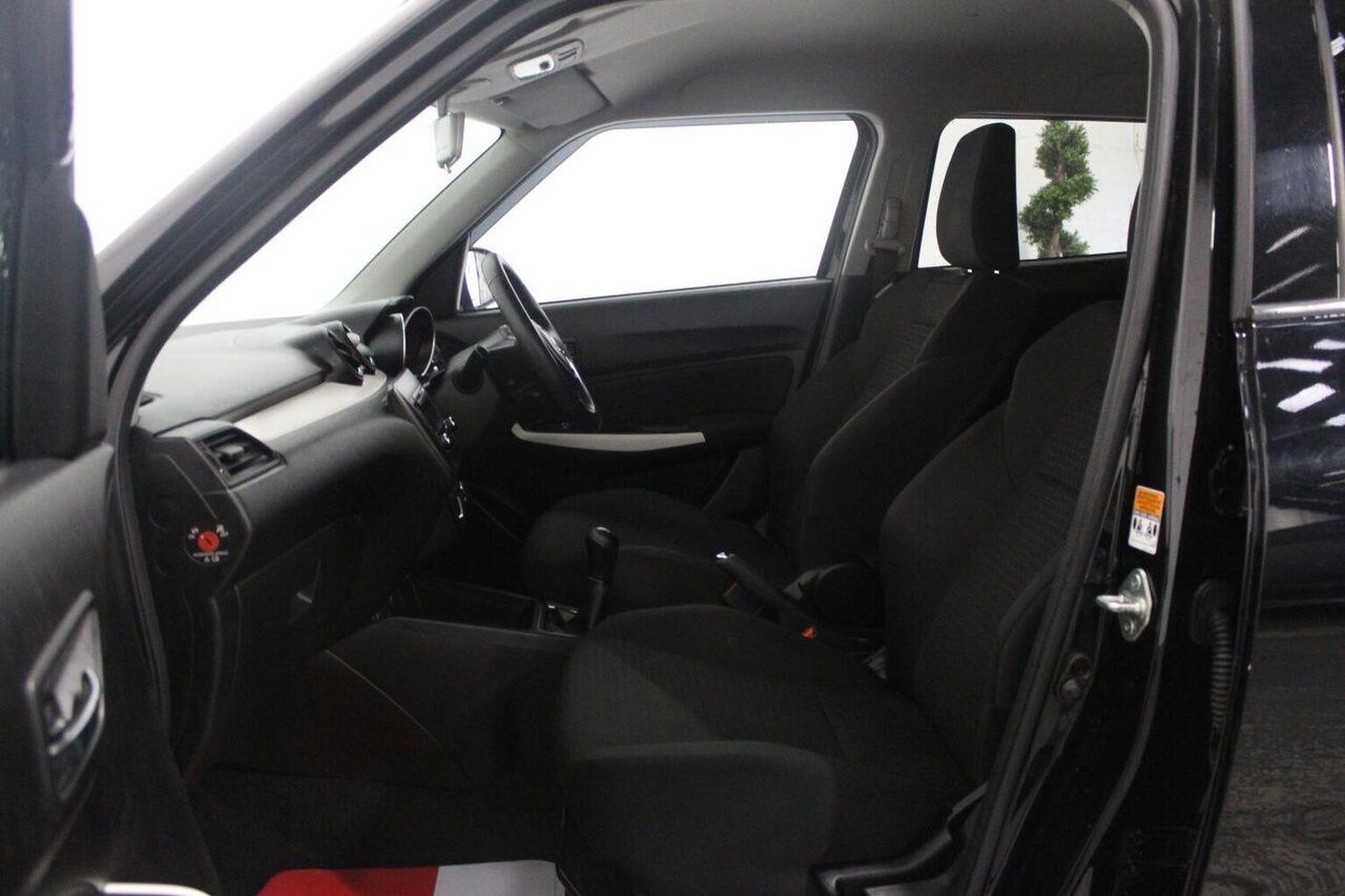 Used Suzuki Swift 2017 for sale - 76380324: Photo 45