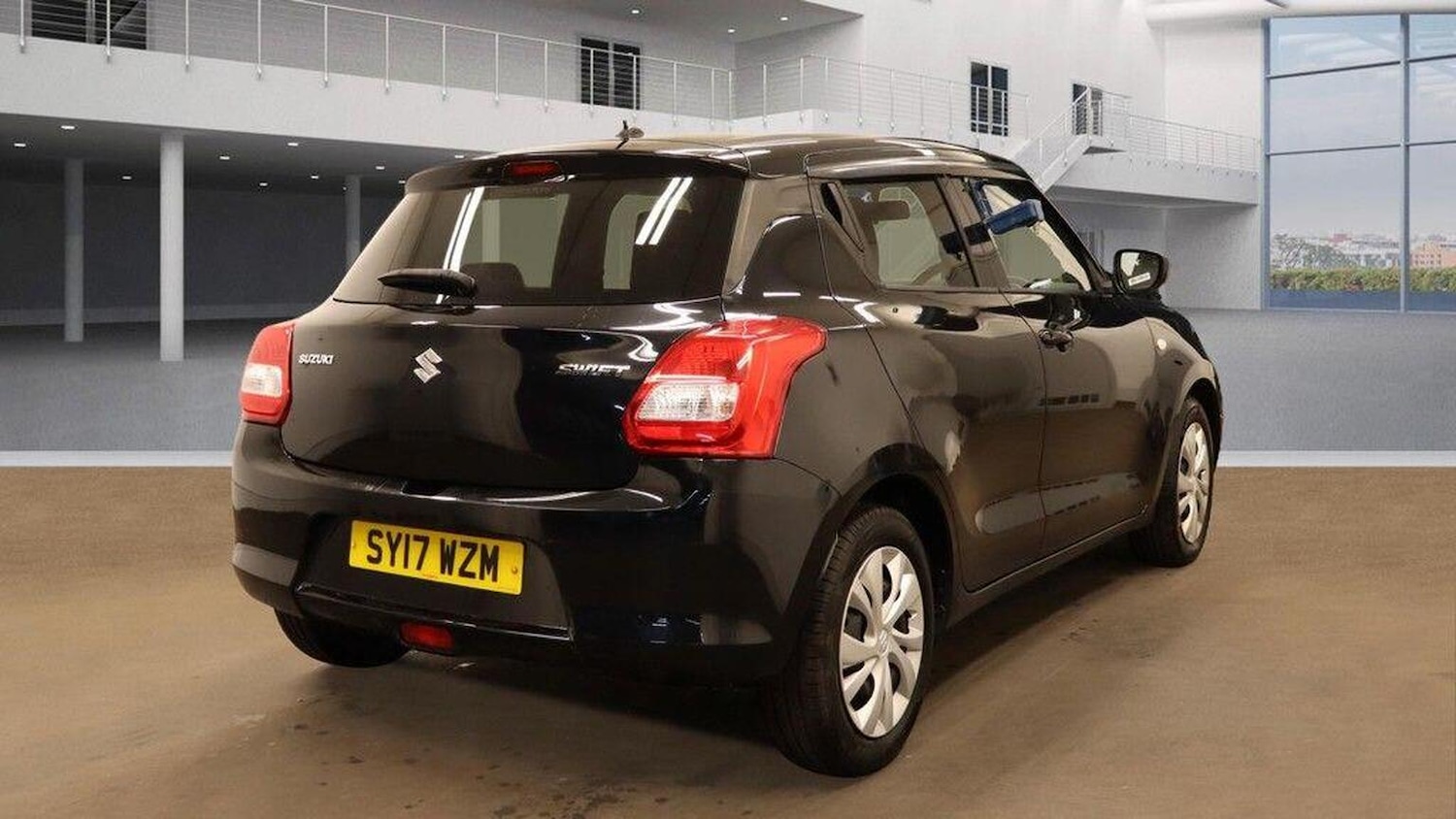 Used Suzuki Swift 2017 for sale - 76380324: Photo 5