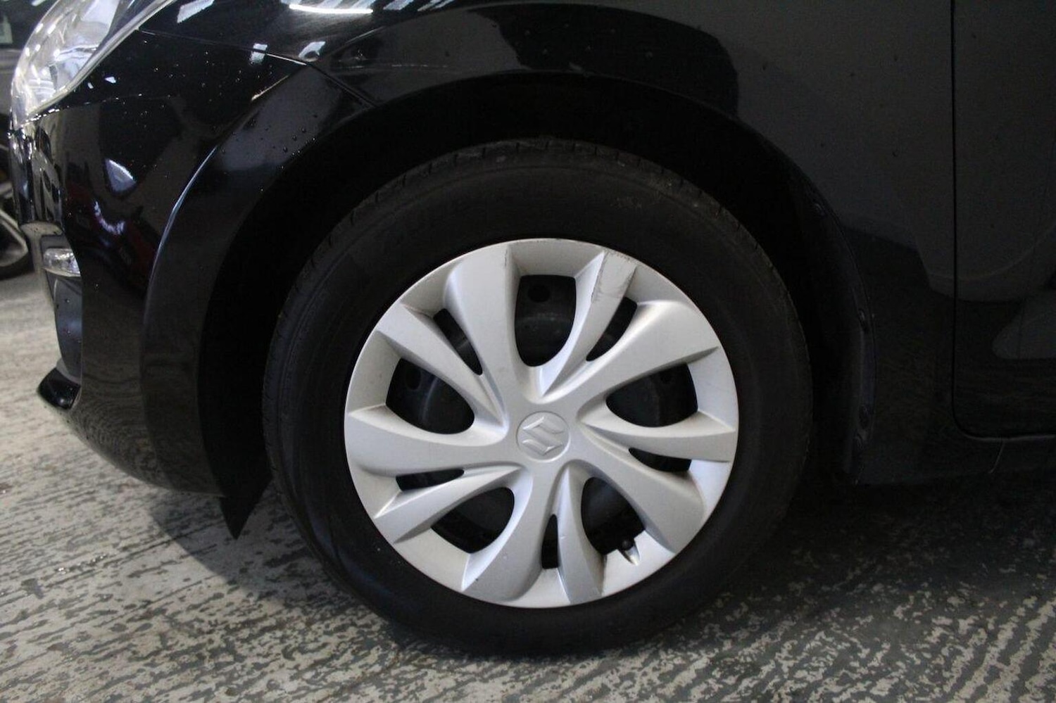 Used Suzuki Swift 2017 for sale - 76380324: Photo 52