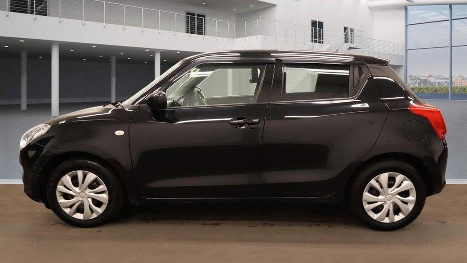 Used Suzuki Swift 2017 for sale - 76380324: Photo 7