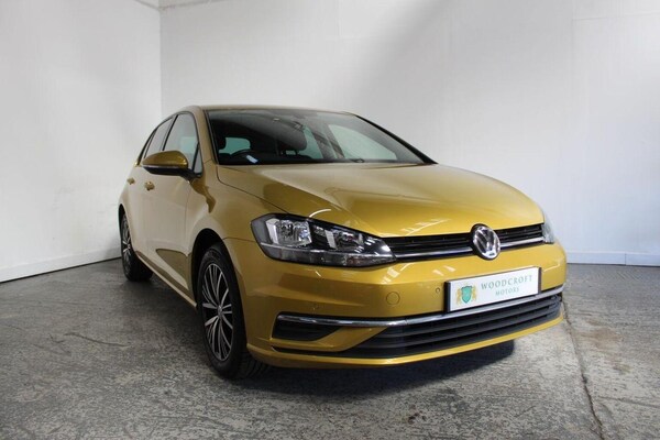 Used Volkswagen Golf 2017 for sale - 75043663: Photo 1