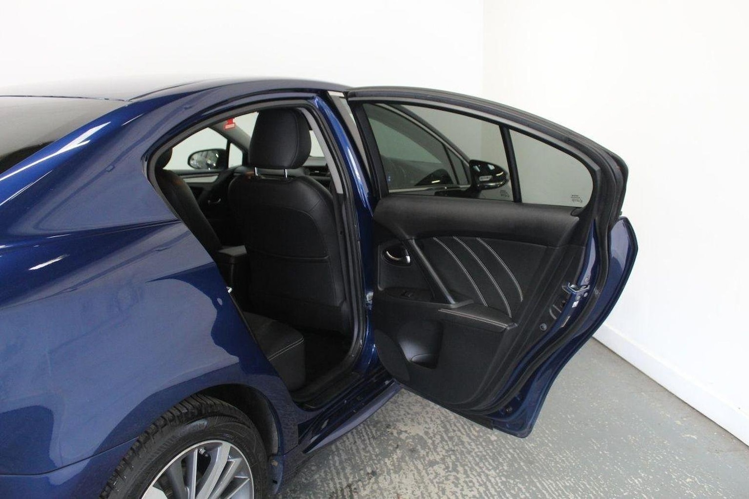 Used Toyota Avensis 2016 for sale - 76098792: Photo 27