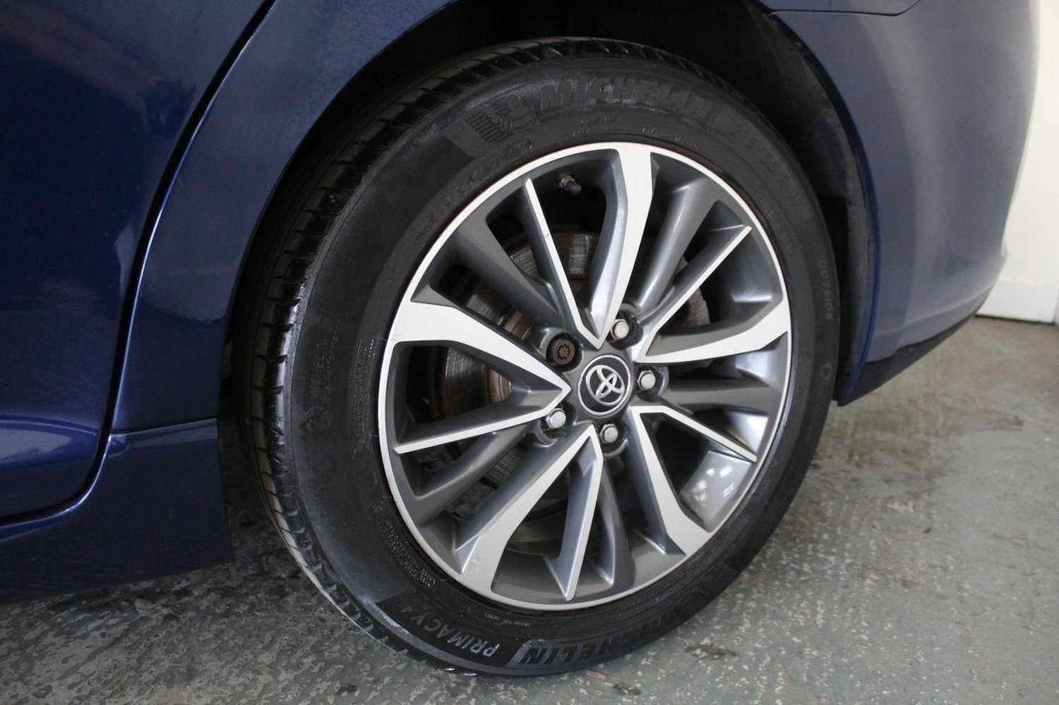 Used Toyota Avensis 2016 for sale - 76098792: Photo 56