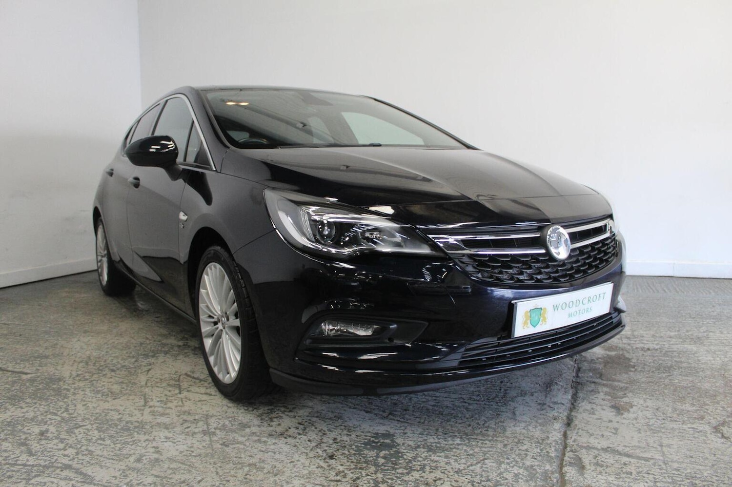 Used Vauxhall Astra 2018 for sale - 76769672: Photo 1