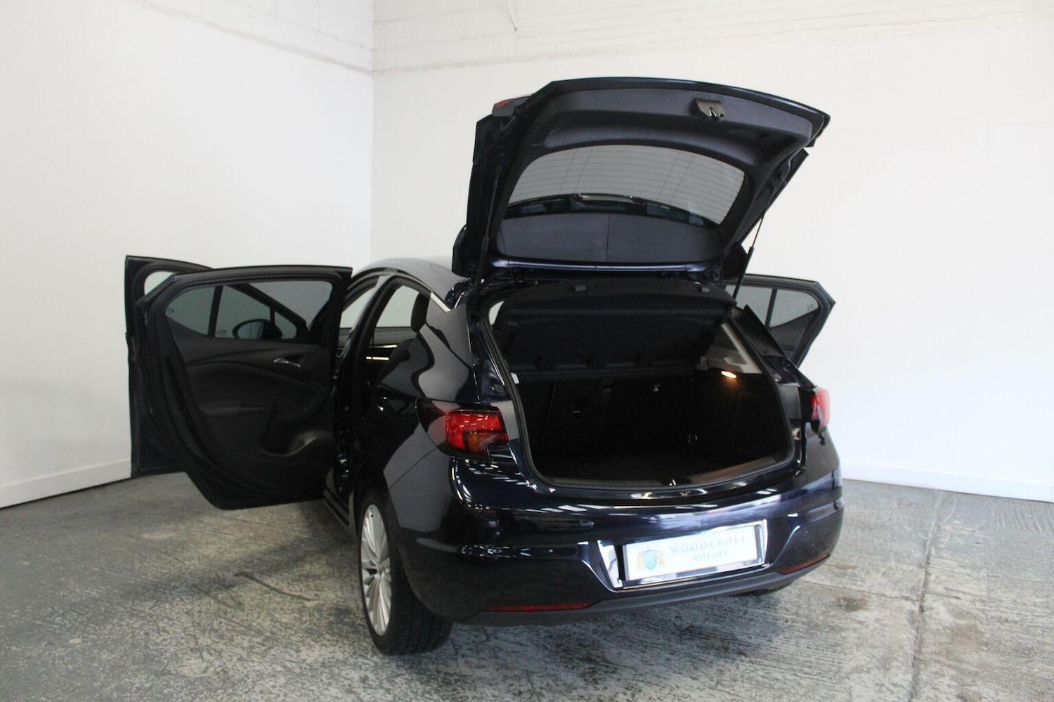 Used Vauxhall Astra 2018 for sale - 76769672: Photo 19