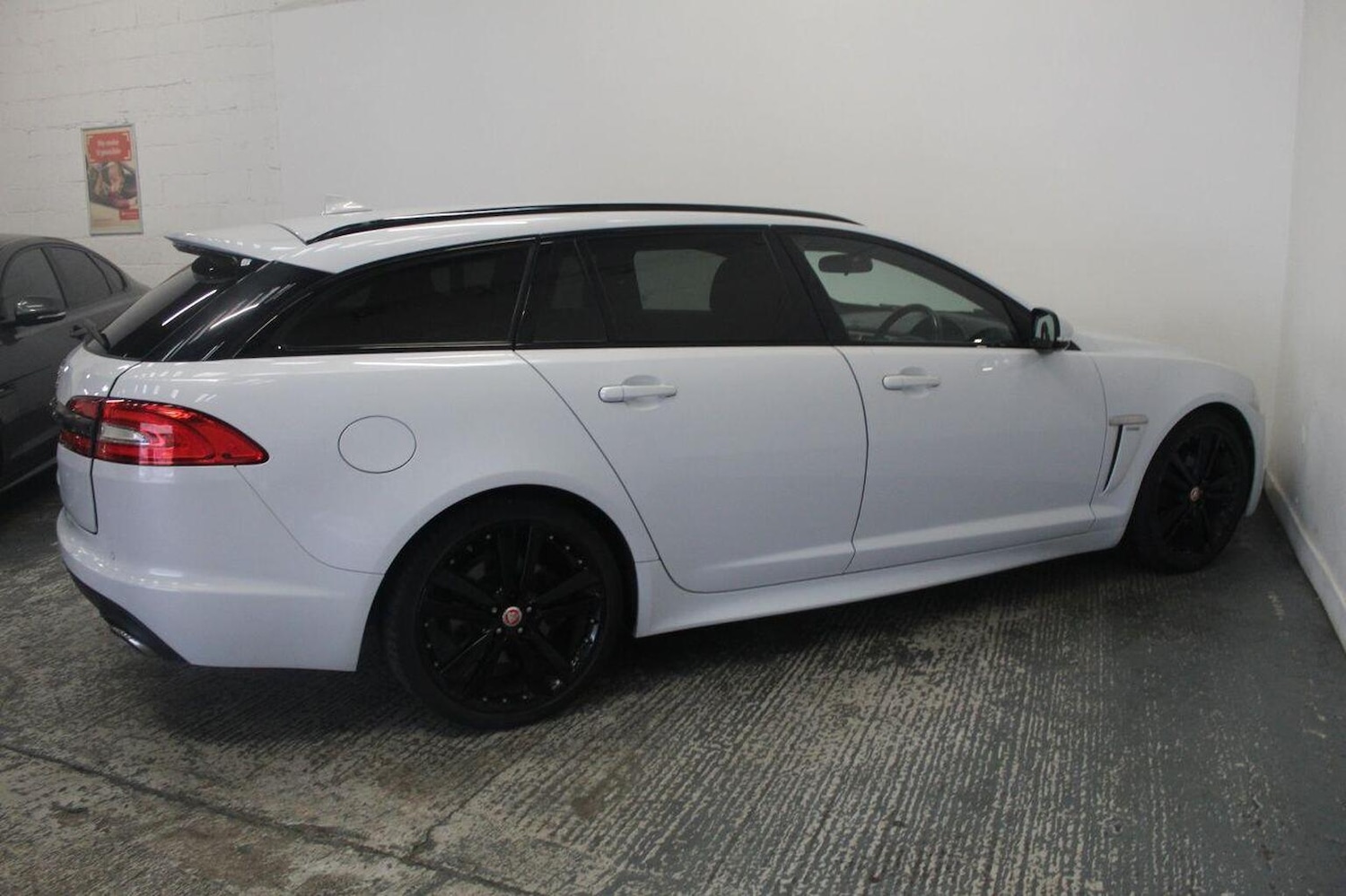 Used Jaguar XF 2015 for sale - 77937898: Photo 11