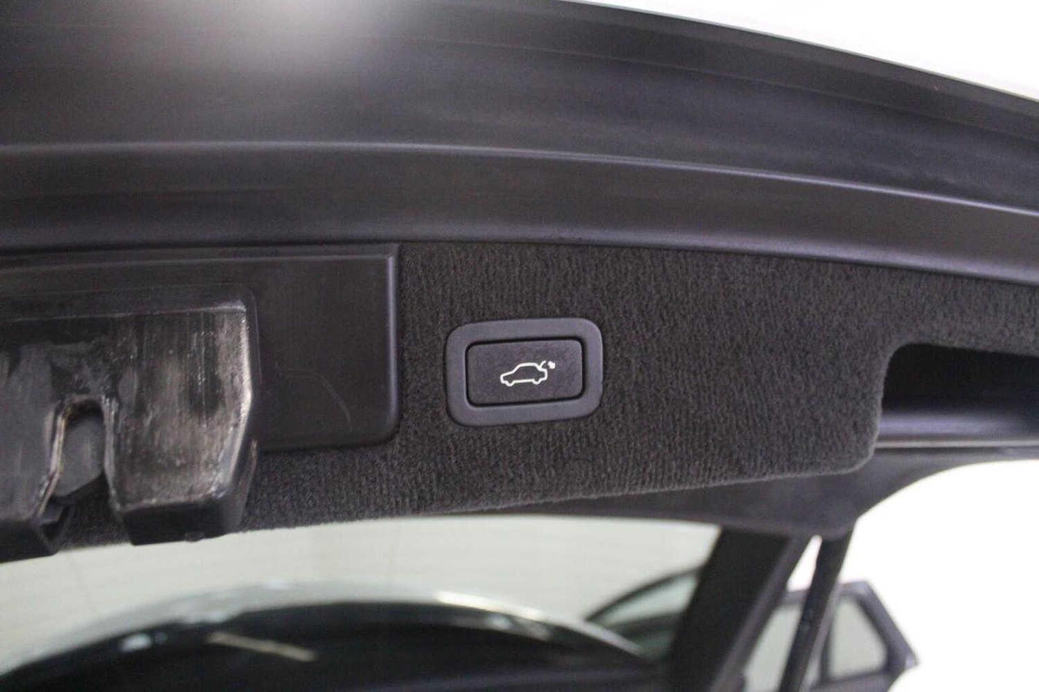 Used Jaguar XF 2015 for sale - 77937898: Photo 24