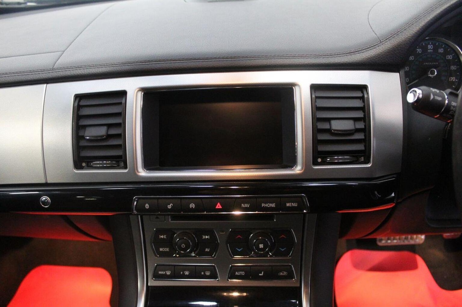 Used Jaguar XF 2015 for sale - 77937898: Photo 33