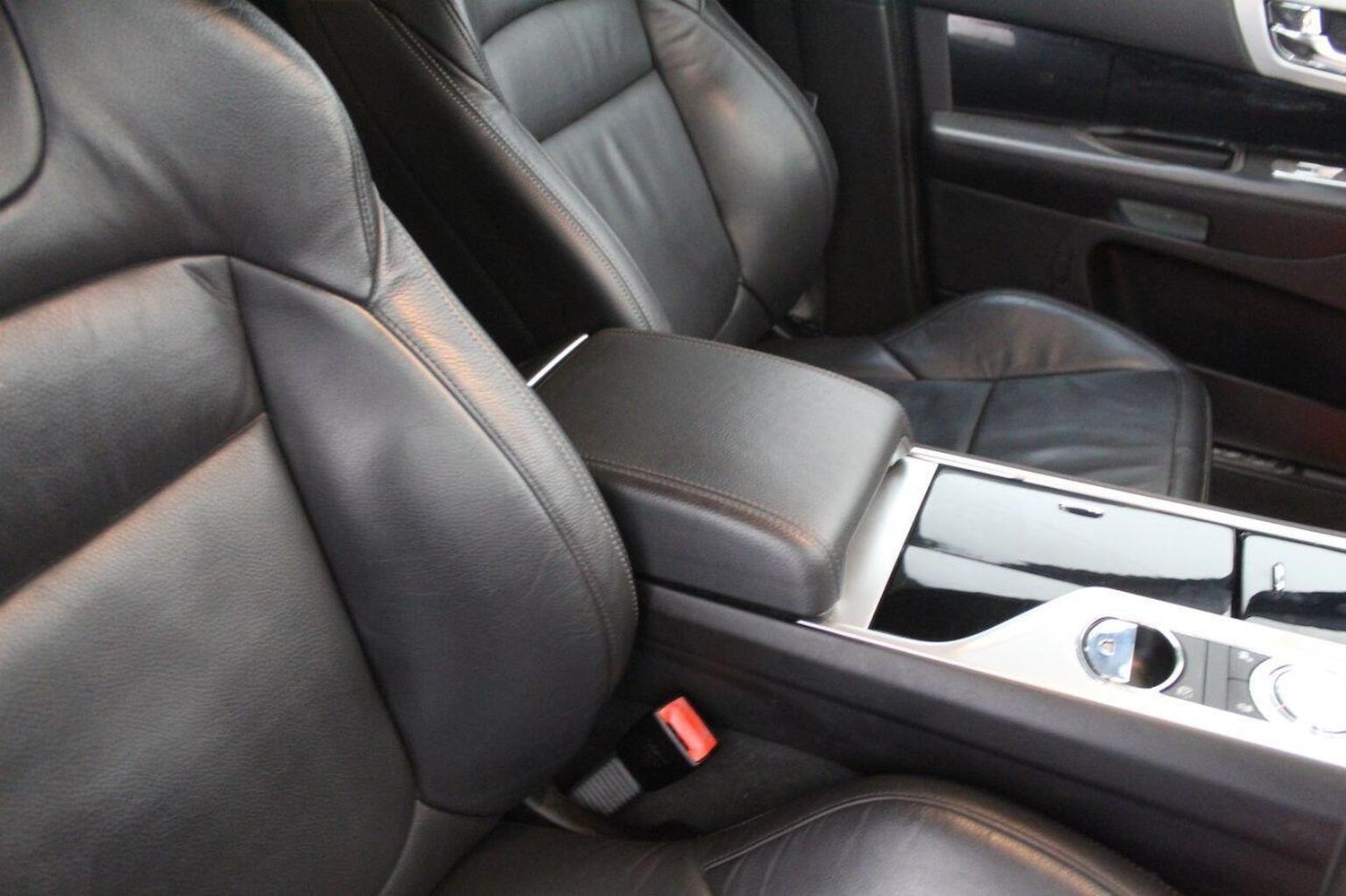 Used Jaguar XF 2015 for sale - 77937898: Photo 44