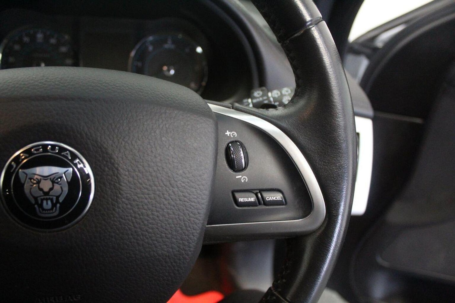 Used Jaguar XF 2015 for sale - 77937898: Photo 46