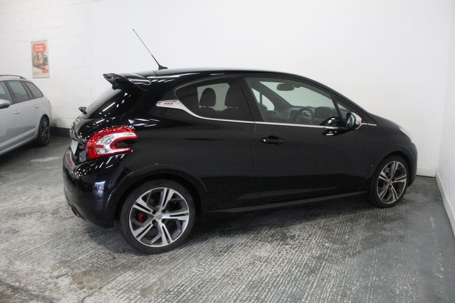 Used Peugeot 208 2013 for sale - 76863776: Photo 11