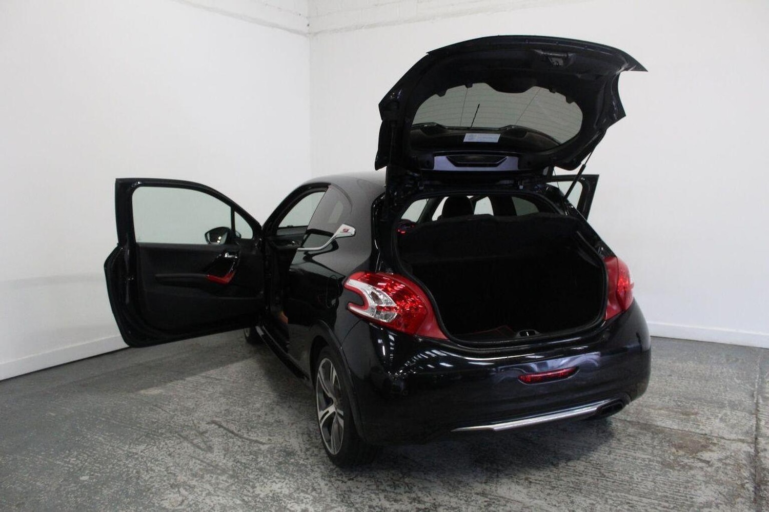 Used Peugeot 208 2013 for sale - 76863776: Photo 20