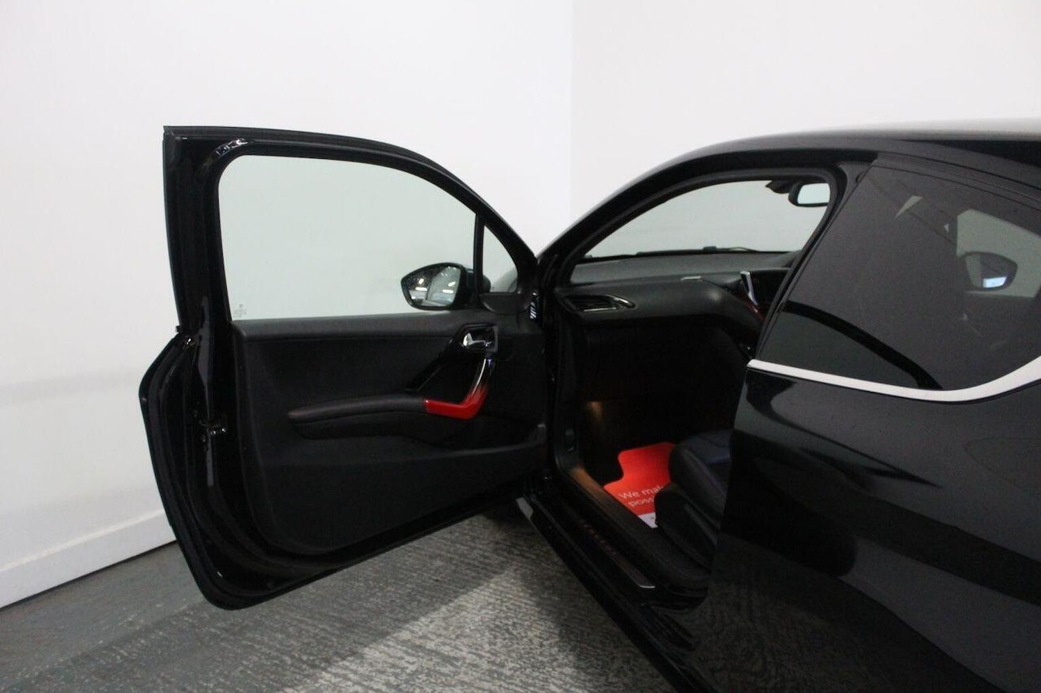 Used Peugeot 208 2013 for sale - 76863776: Photo 25