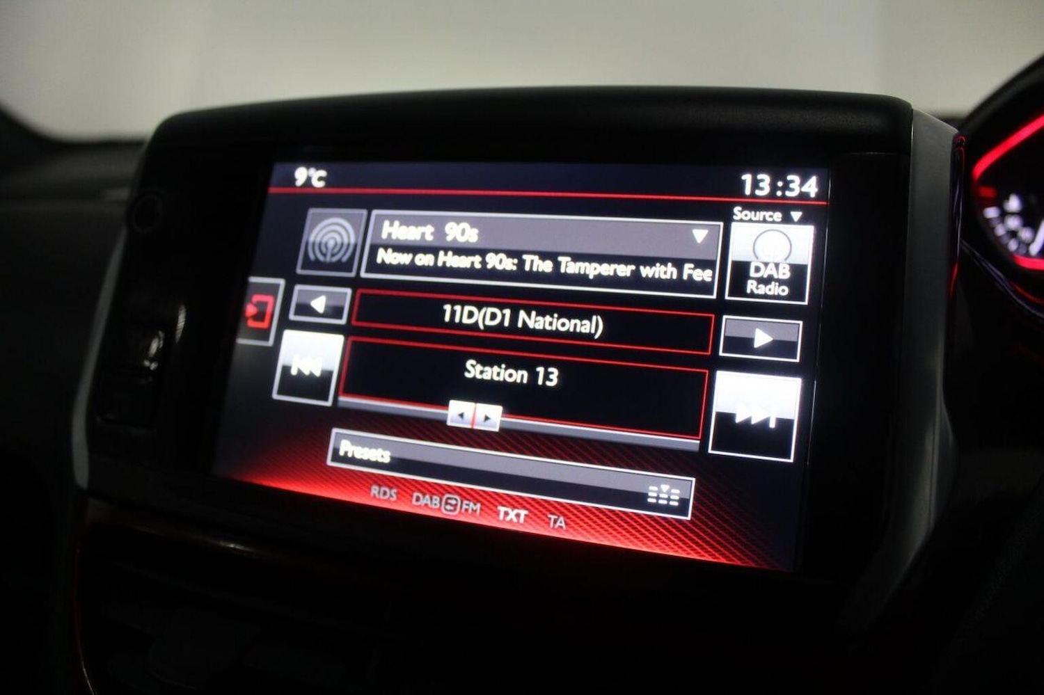 Used Peugeot 208 2013 for sale - 76863776: Photo 32