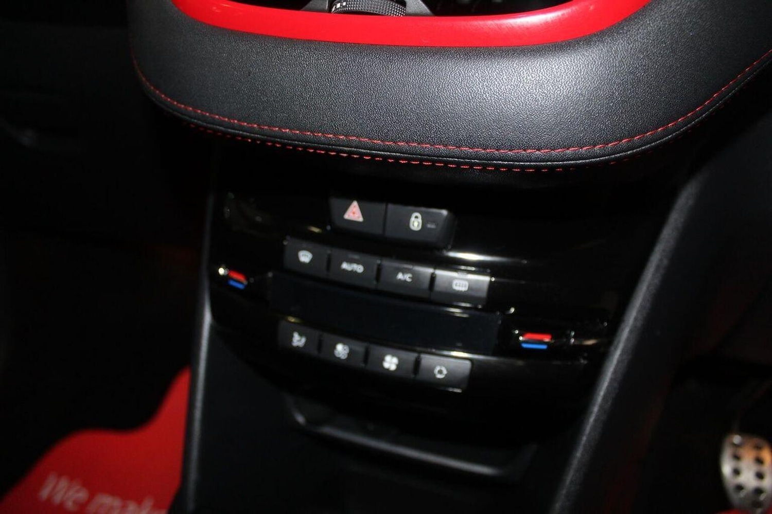 Used Peugeot 208 2013 for sale - 76863776: Photo 38