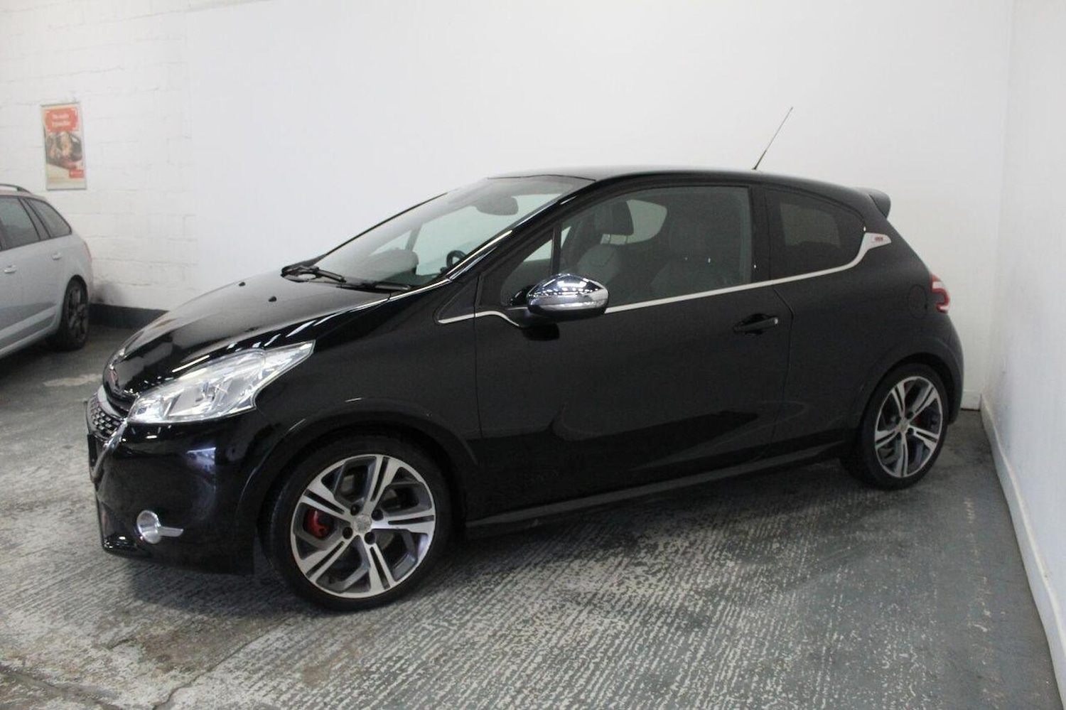 Used Peugeot 208 2013 for sale - 76863776: Photo 5
