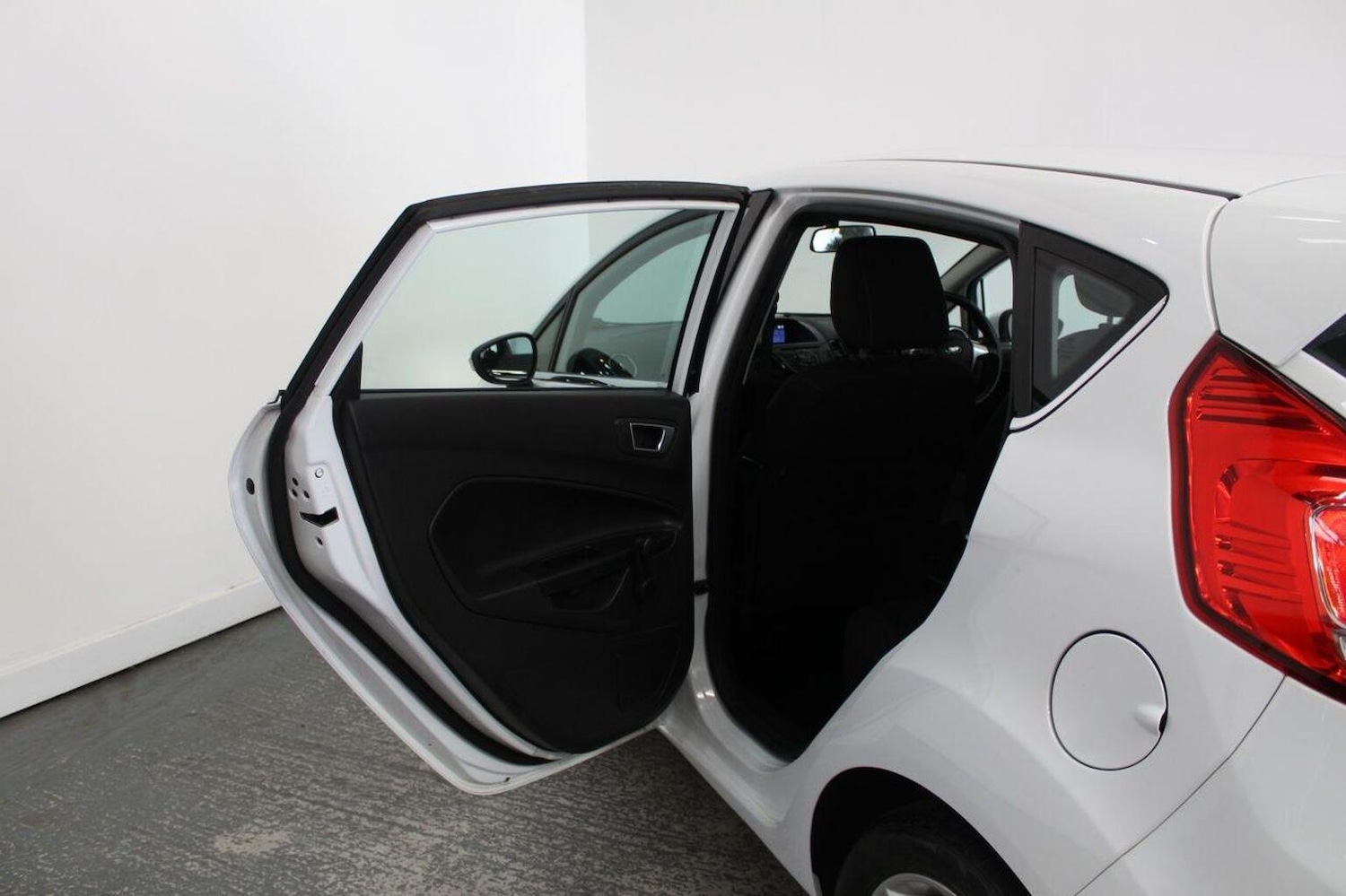 Used Ford Fiesta 2015 for sale - 76793679: Photo 26