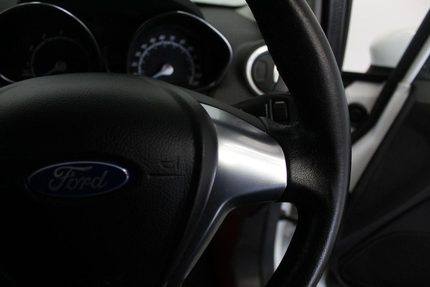 Used Ford Fiesta 2015 for sale - 76793679: Photo 46