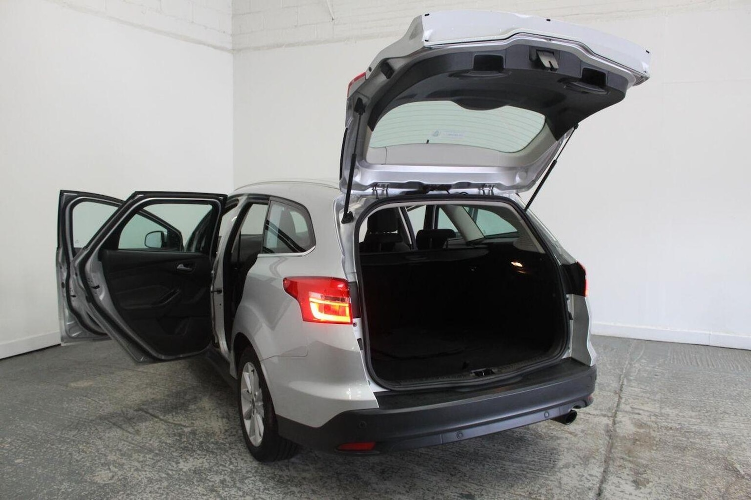 Used Ford Focus 2017 for sale - 76149336: Photo 19