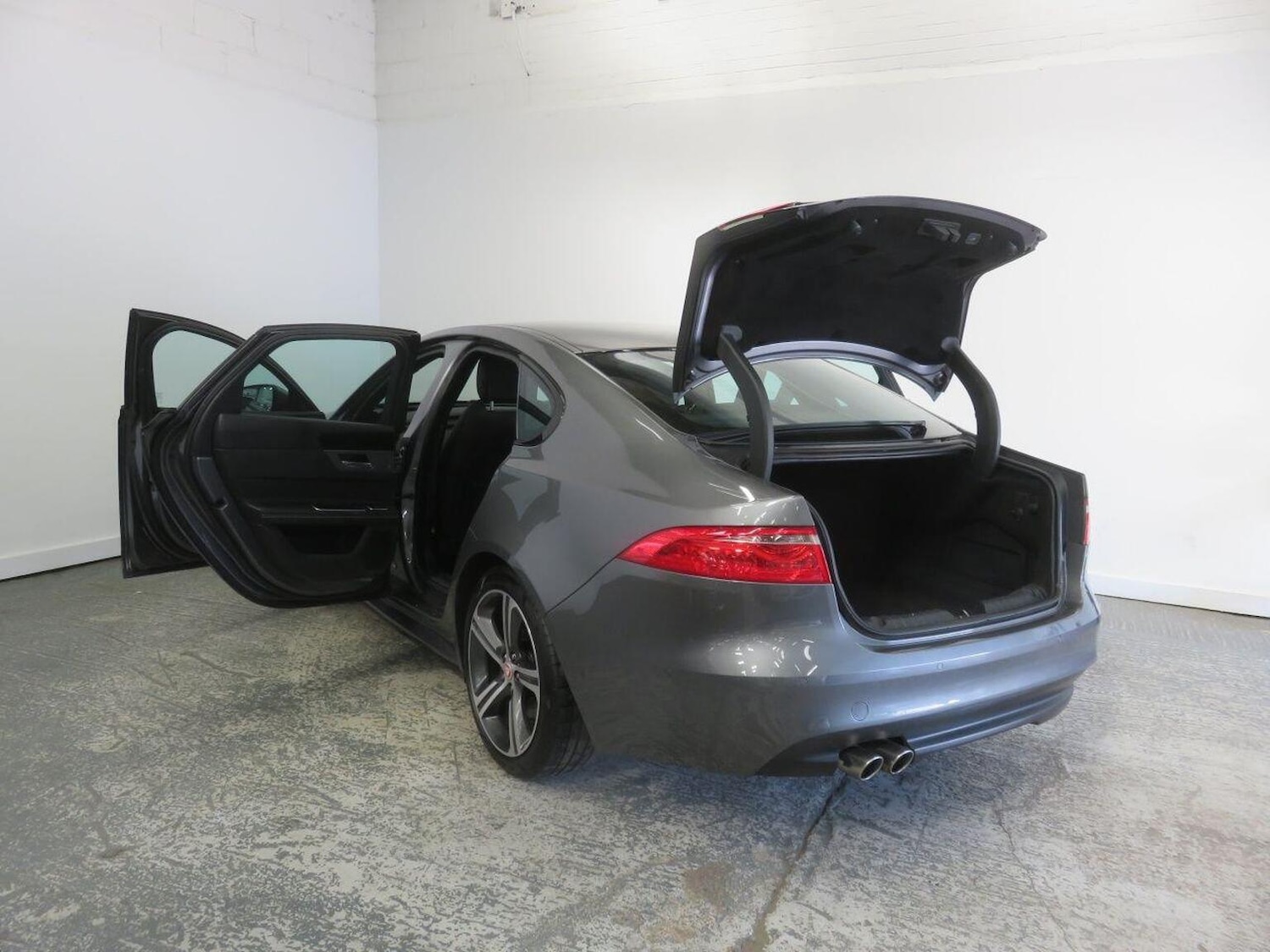 Used Jaguar XF 2015 for sale - 76257681: Photo 19