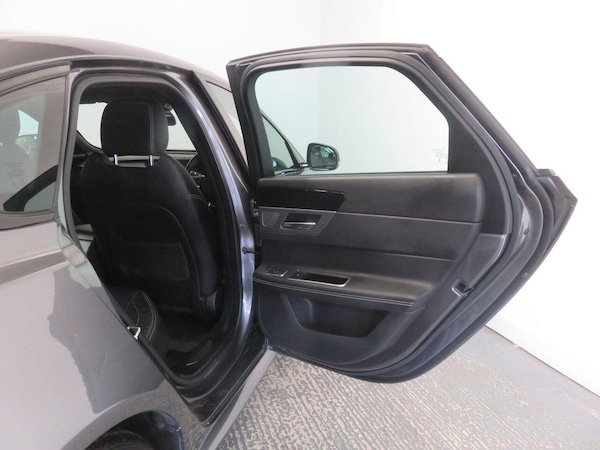 Used Jaguar XF 2015 for sale - 76257681: Photo 25