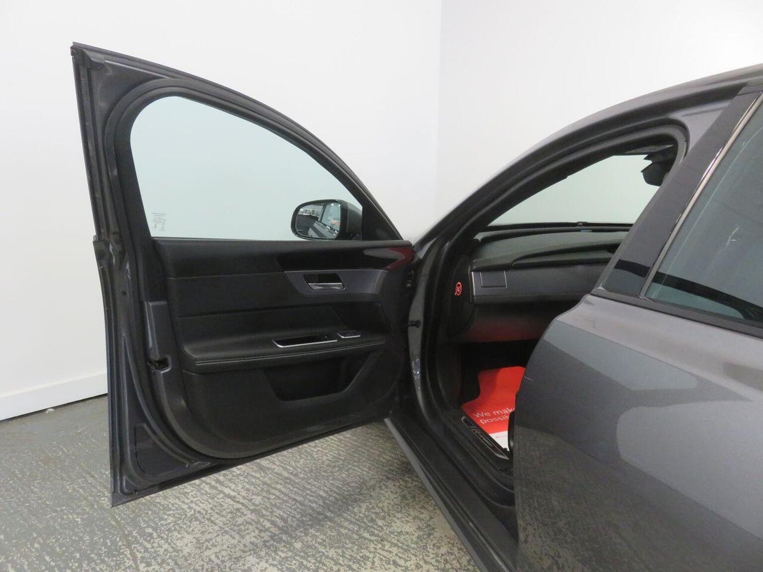 Used Jaguar XF 2015 for sale - 76257681: Photo 26