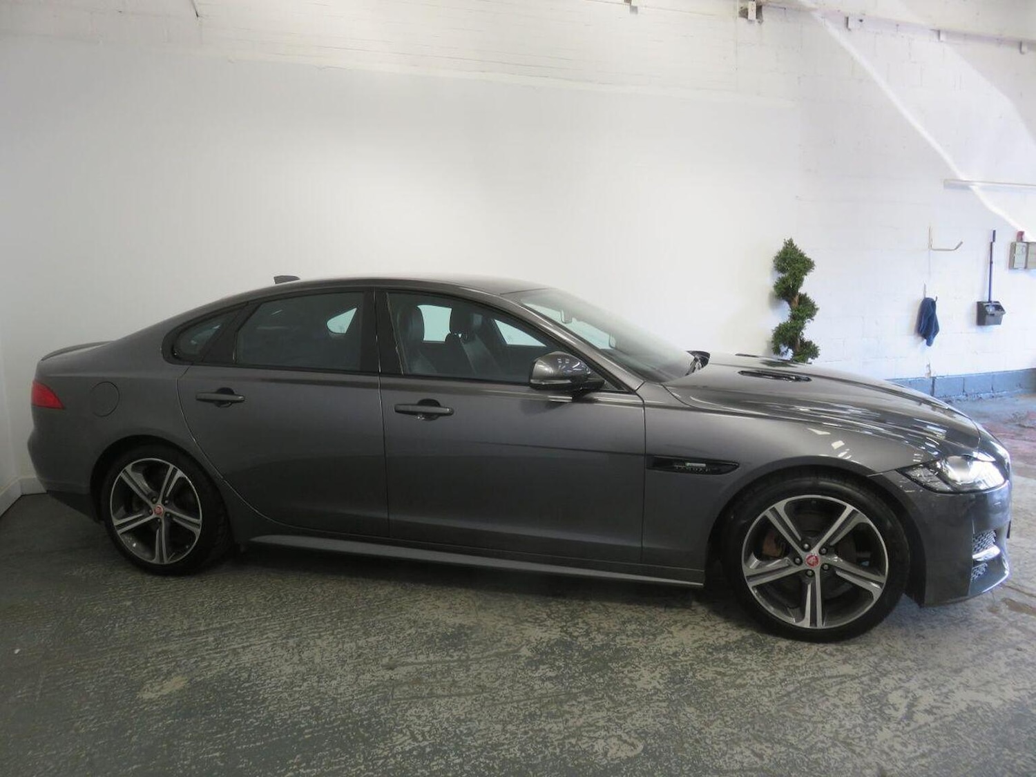Used Jaguar XF 2015 for sale - 76257681: Photo 7
