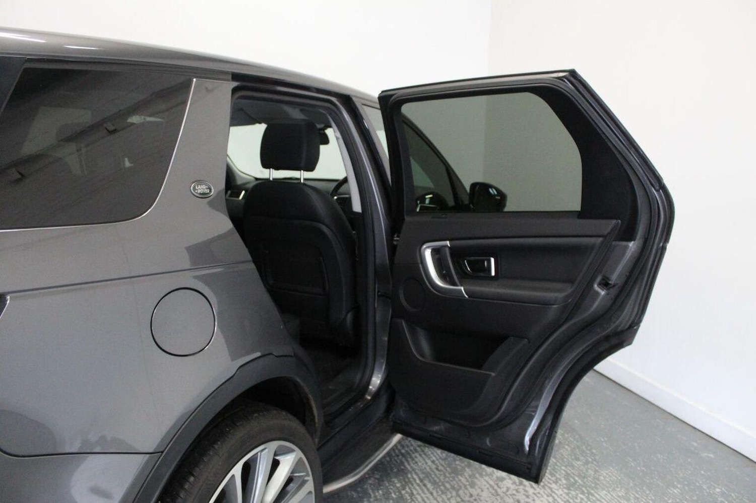 Used Land Rover Discovery Sport 2018 for sale - 76877605: Photo 29