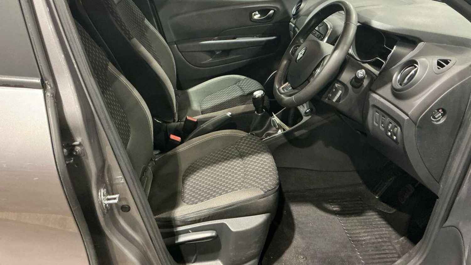 Used Renault Captur 2017 for sale - 77319798: Photo 15