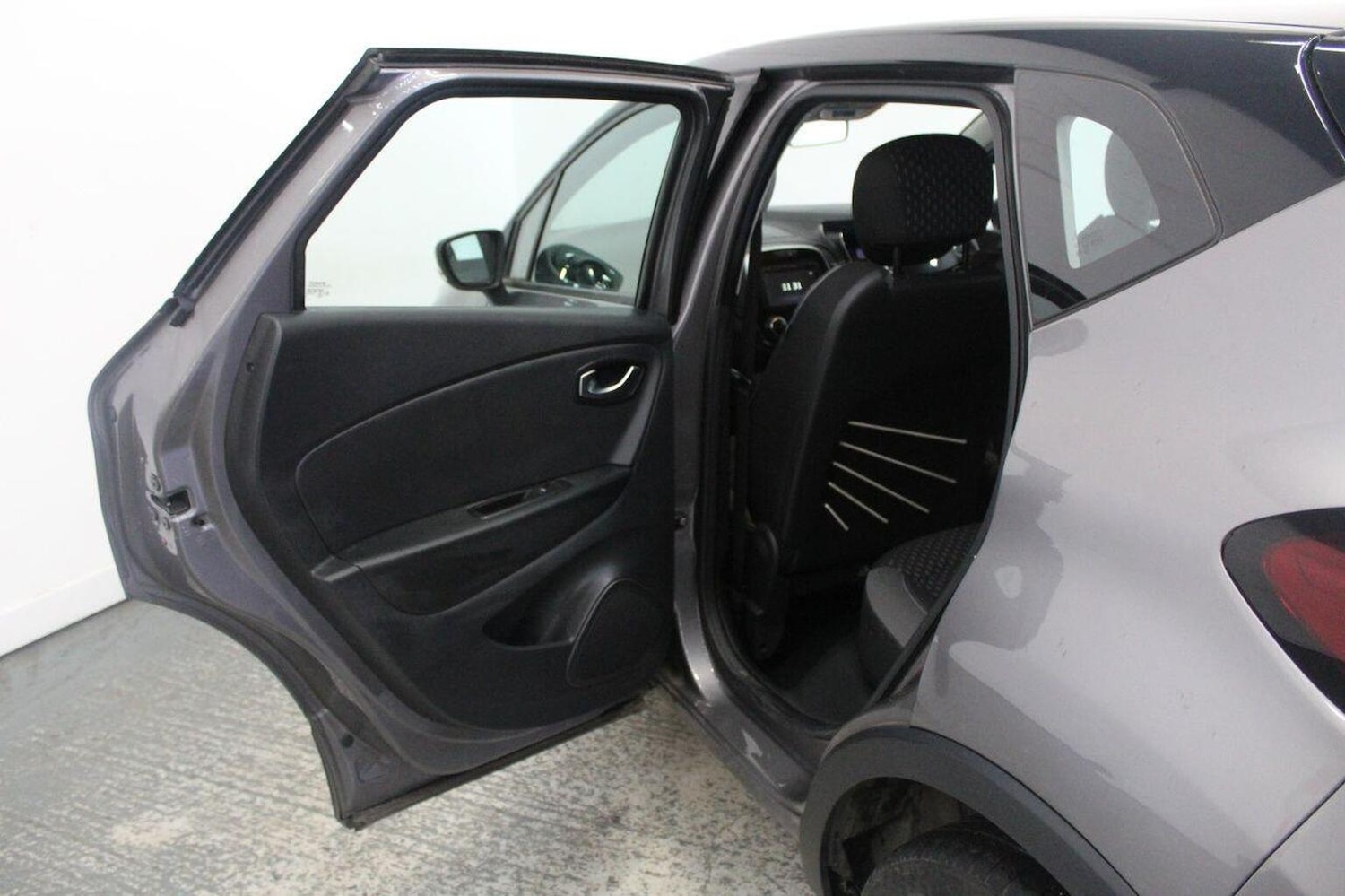 Used Renault Captur 2017 for sale - 77319798: Photo 25